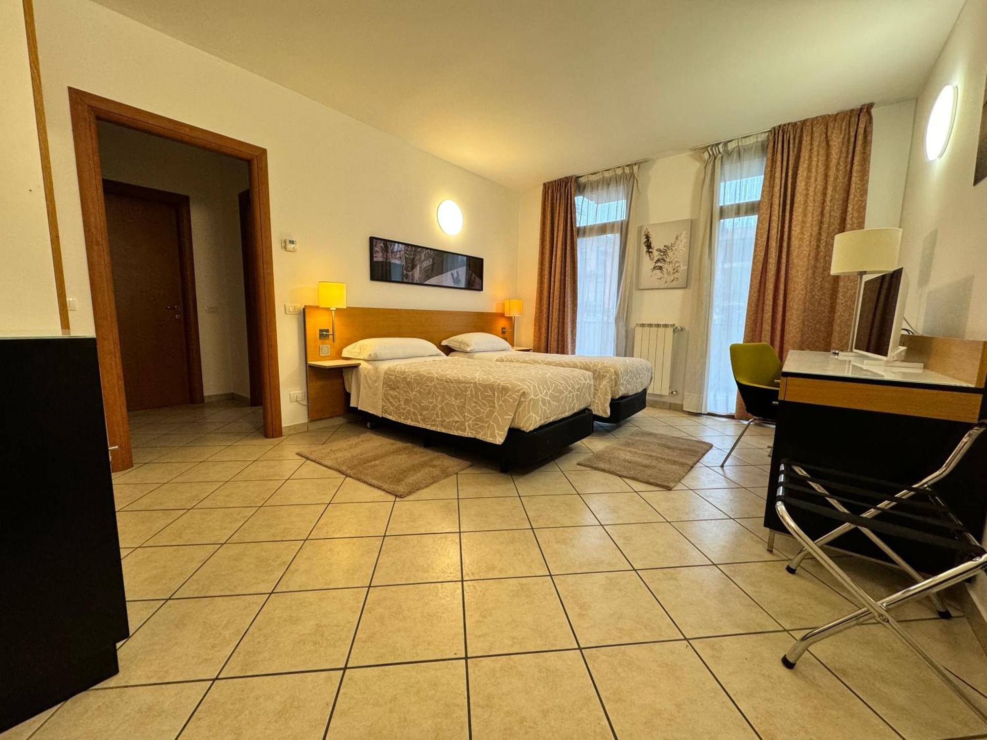 Residence Malpensa Somma Lombardo Luaran gambar